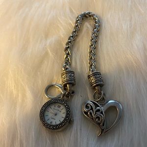 Vintage Ladies Charm Bracelet.      Tote P6